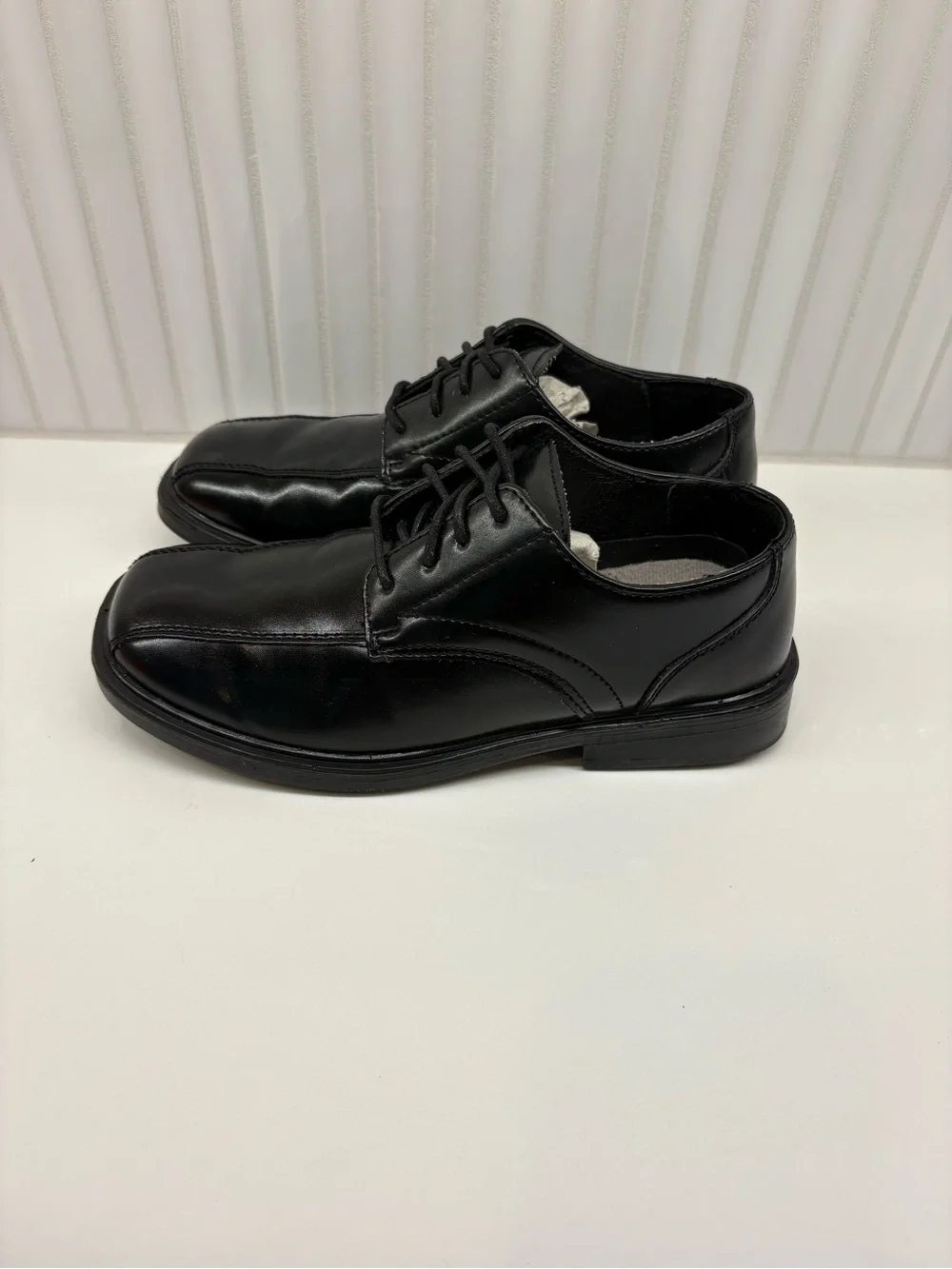 Classic Black Boy’s size 2.5W Oxford Lace-Up Dress Shoes